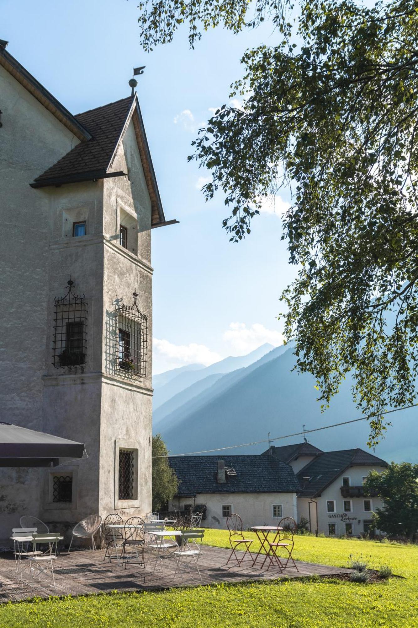 Ansitz Heufler Hotel Rasun di Sopra Exterior photo
